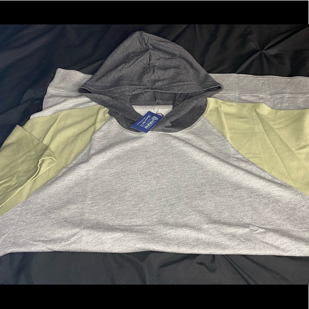 NWT MENS SHORT-SLEEVED HOODIE